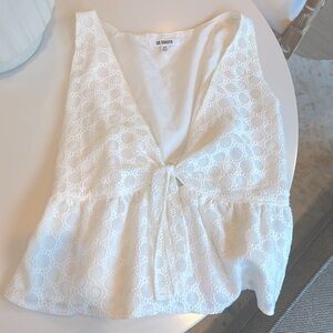 White BB Dakota top size medium